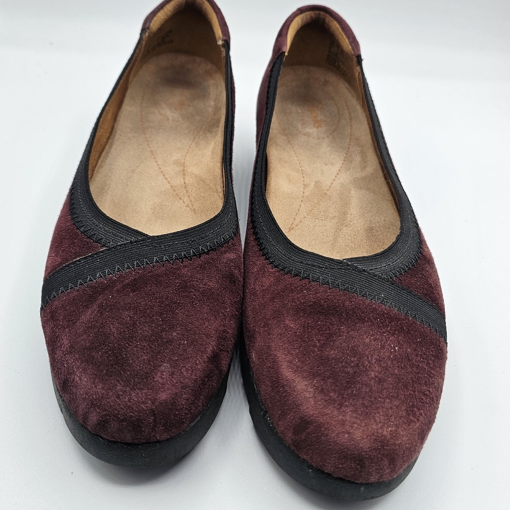 Clarks Artisan Daelyn Burgundy Suede Loafers